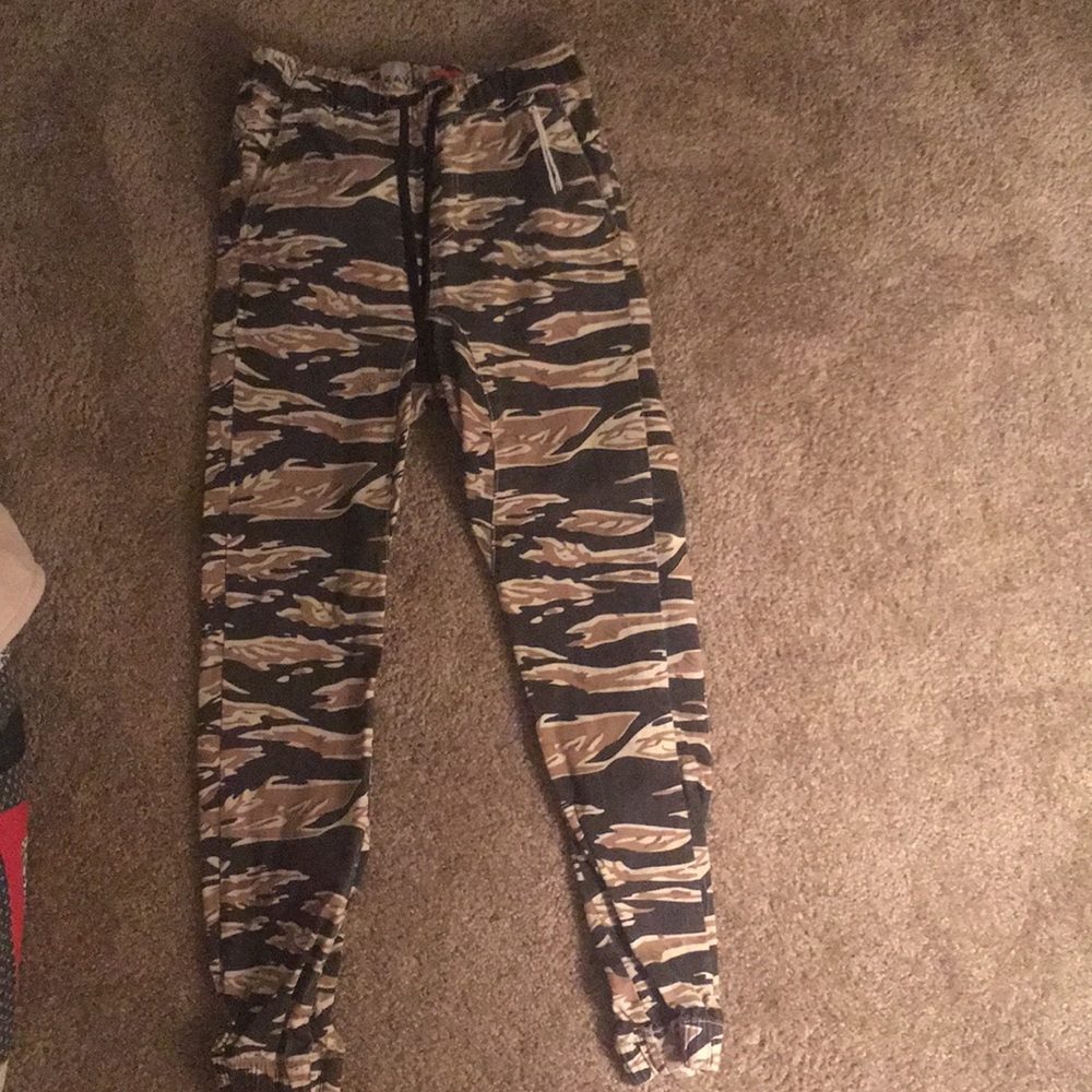 Men’s Camo Joggers! Very Unused!
